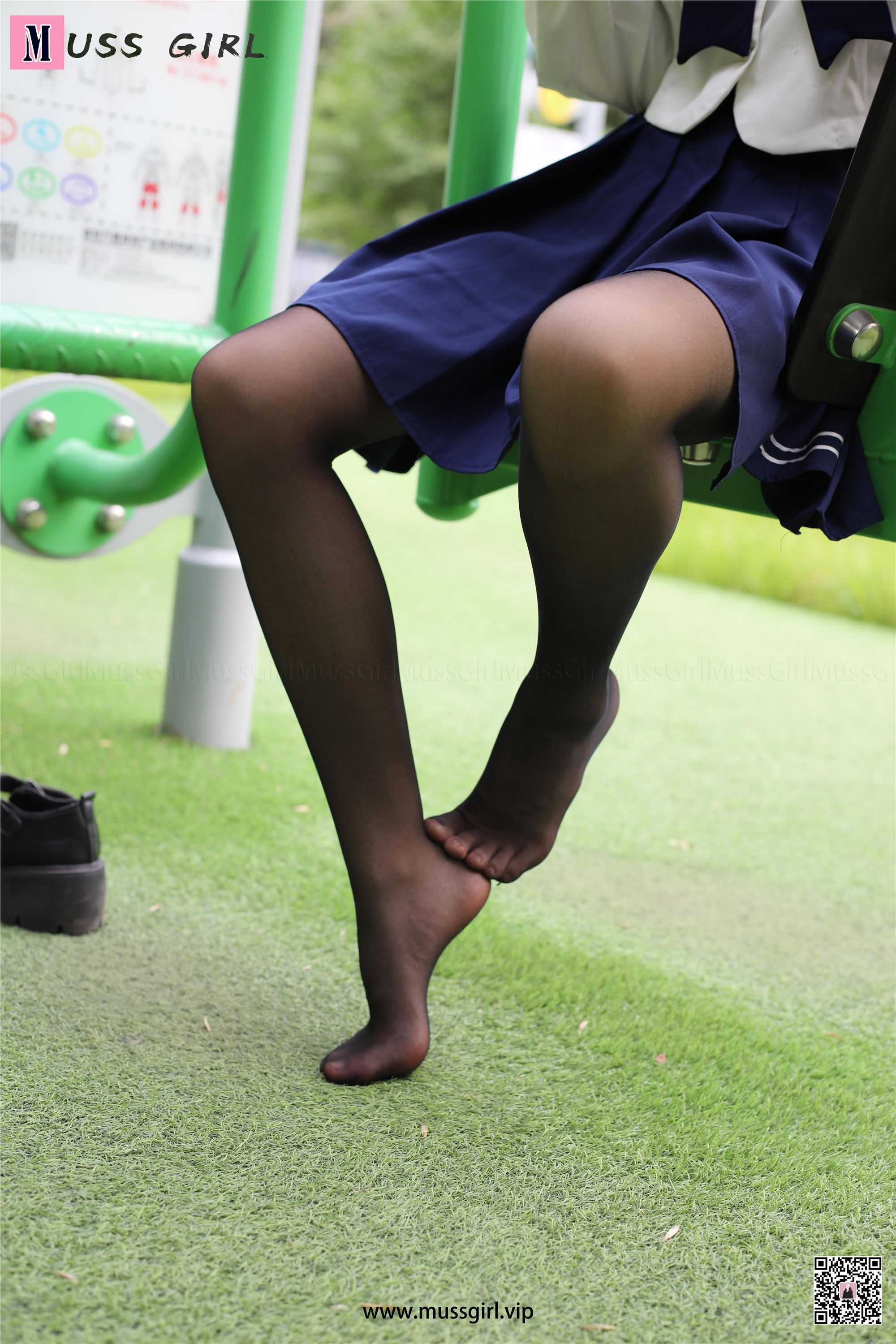 MussGirl慕丝女郎  NO.216 草地JK制服黑丝4